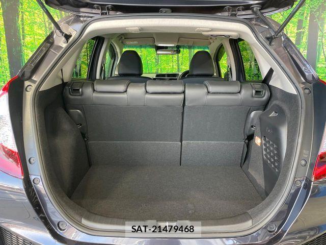 Honda FIT HYBRID 2015-11 8354478-9