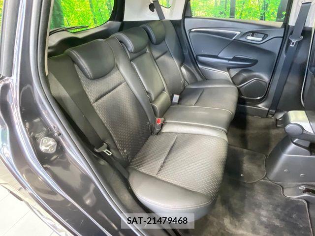 Honda FIT HYBRID 2015-11 8354478-8