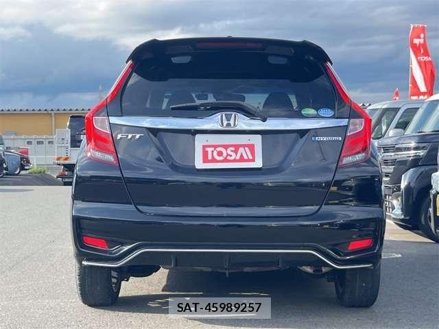 Honda FIT HYBRID 2018-04 8354474-18