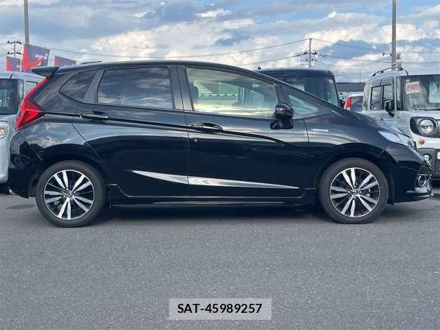 Honda FIT HYBRID 2018-04 8354474-25