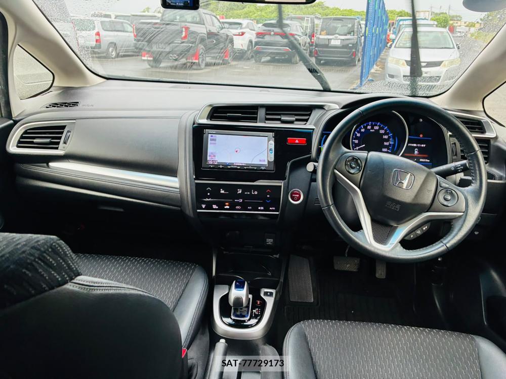 Honda FIT HYBRID 2014-01 8311391-12