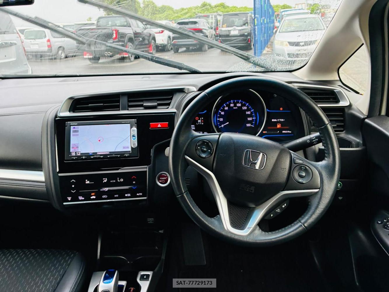 Honda FIT HYBRID 2014-01 8311391-13