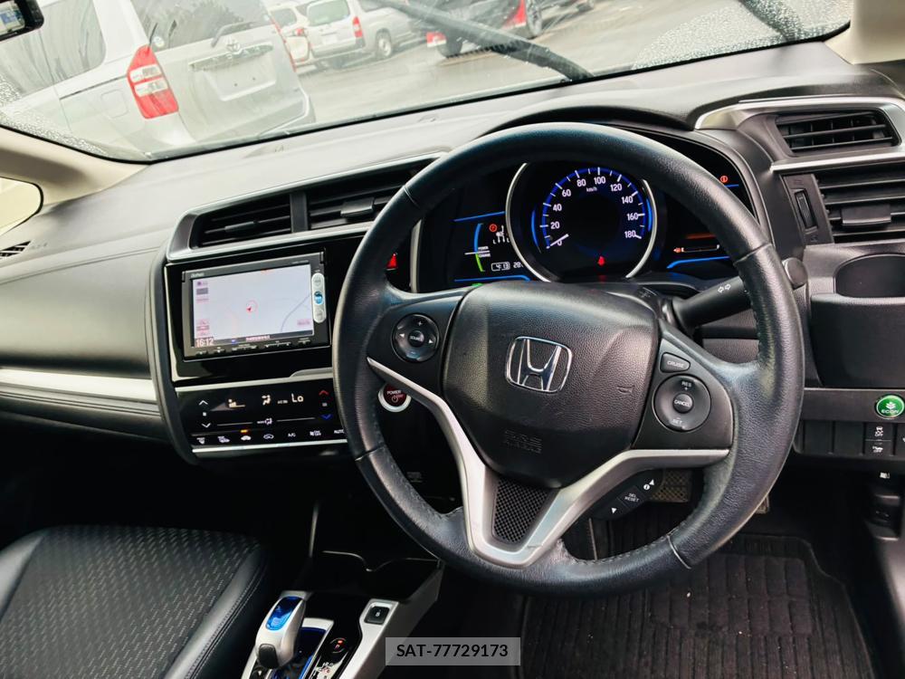 Honda FIT HYBRID 2014-01 8311391-14