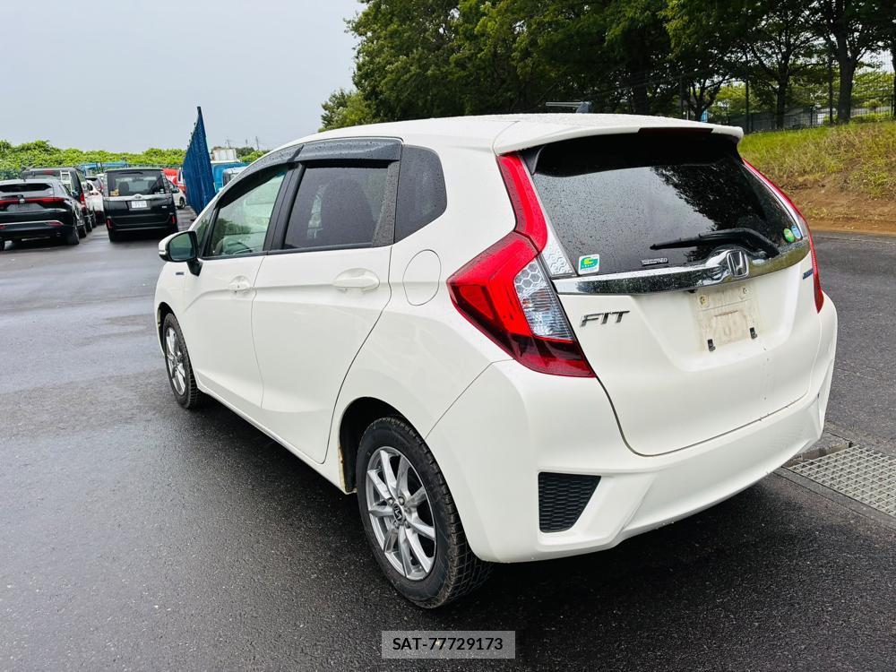 Honda FIT HYBRID 2014-01 8311391-2