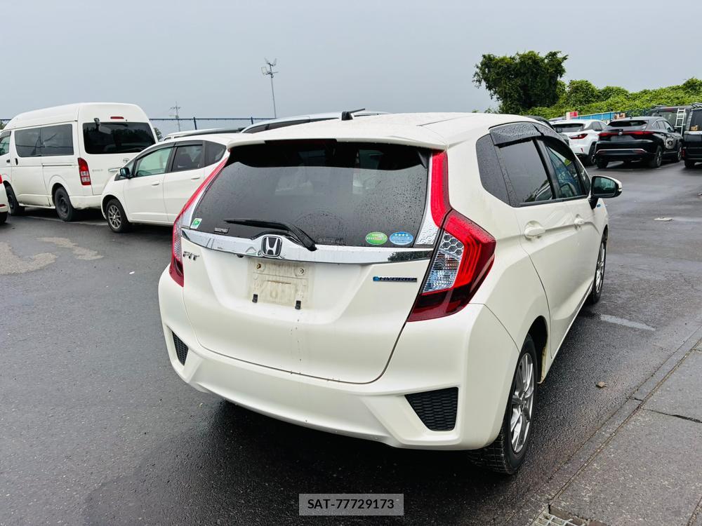 Honda FIT HYBRID 2014-01 8311391-4