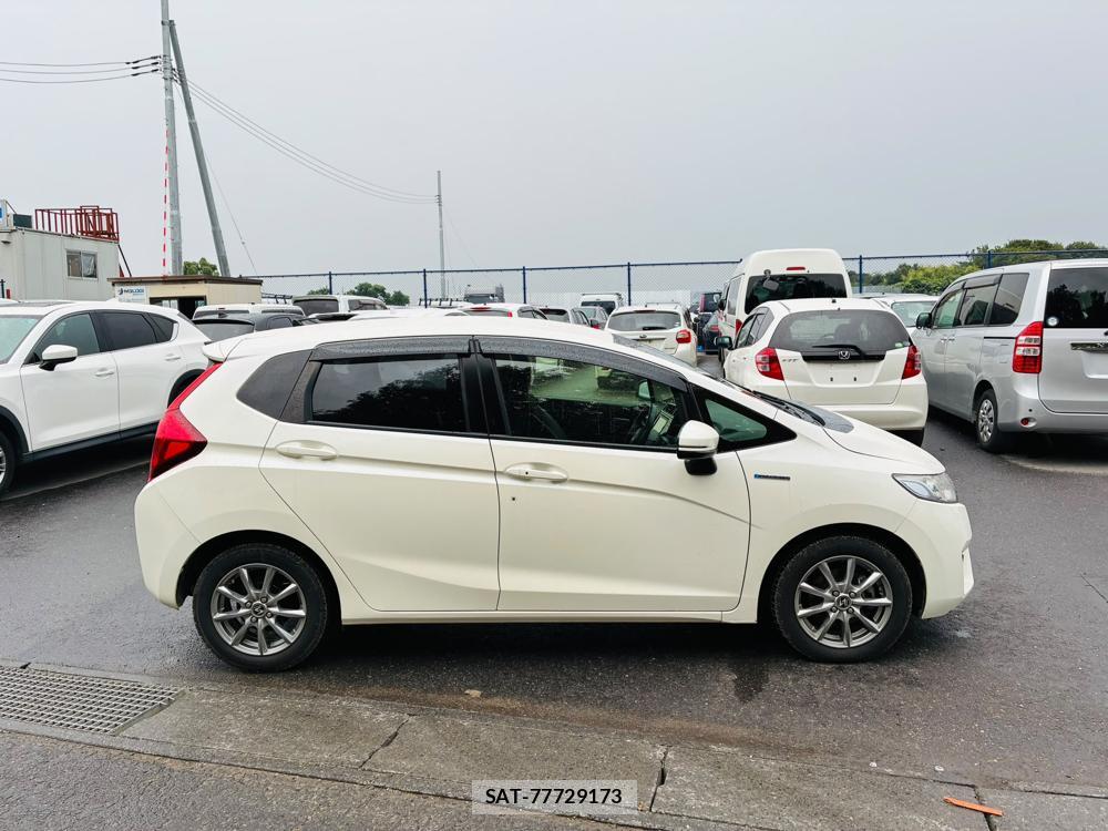 Honda FIT HYBRID 2014-01 8311391-5