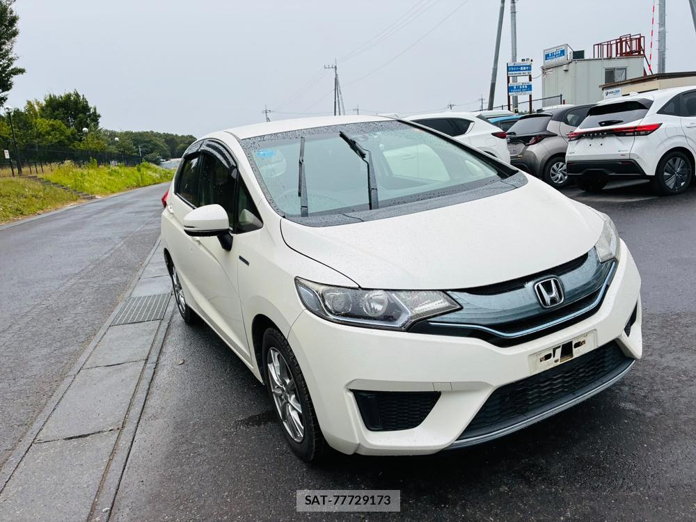 Honda FIT HYBRID 2014-01 8311391-6