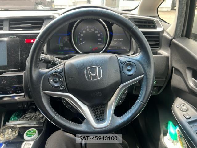 Honda FIT HYBRID 2014-01 8365944-15