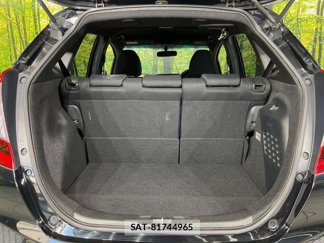 Honda FIT HYBRID 2013-12 8365937-10