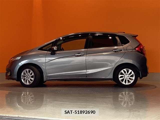 Honda FIT HYBRID 2017-06 8365933-12