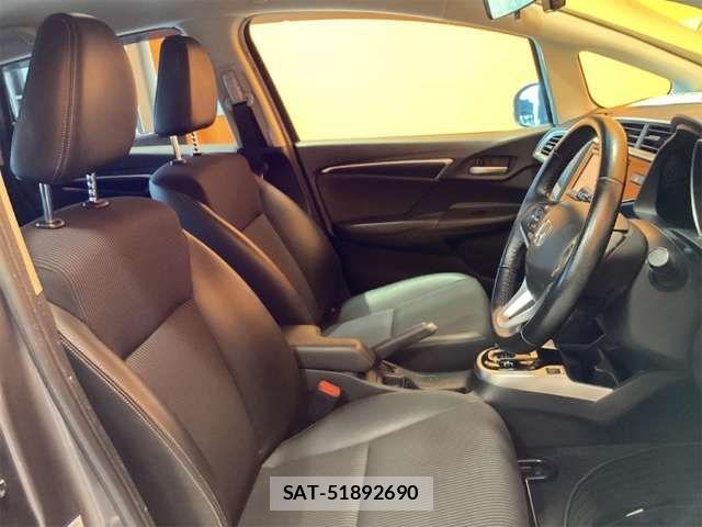 Honda FIT HYBRID 2017-06 8365933-18