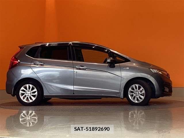 Honda FIT HYBRID 2017-06 8365933-8