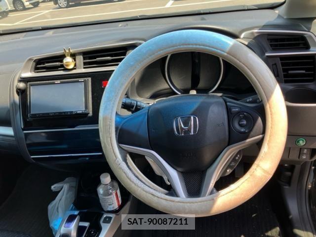 Honda FIT HYBRID 2013-10 8365945-17