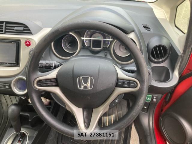 Honda FIT HYBRID 2011-08 8365951-11