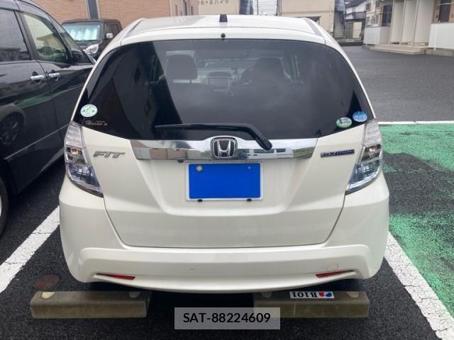 Honda FIT HYBRID 2011-08 8365950-11