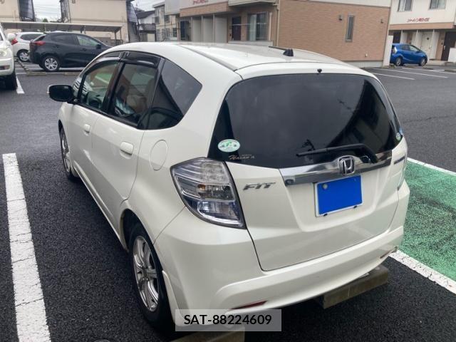 Honda FIT HYBRID 2011-08 8365950-13