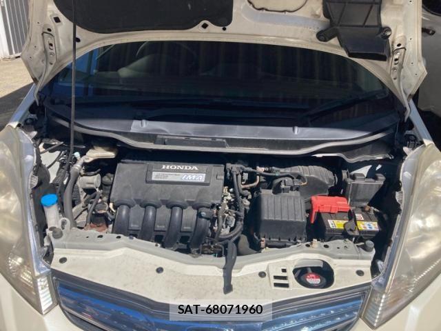 Honda FIT HYBRID 2011-12 8365947-2