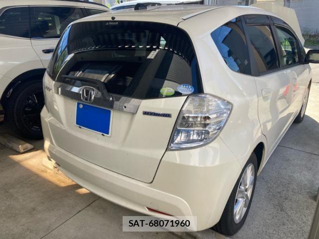 Honda FIT HYBRID 2011-12 8365947-8