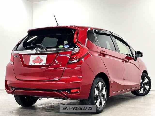 Honda FIT HYBRID 2017-06 8365932-2