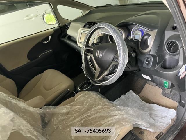 Honda FIT HYBRID 2012-07 8365952-16