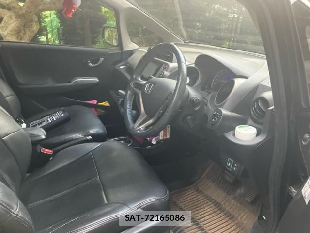 Honda FIT HYBRID 2012-04 8412444-11