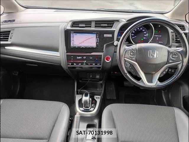 Honda FIT HYBRID 2017-11 8412439-1