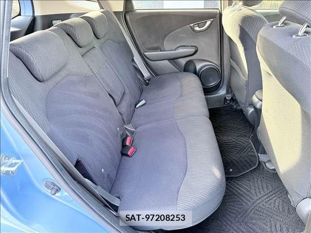 Honda FIT HYBRID 2012-06 8457484-25