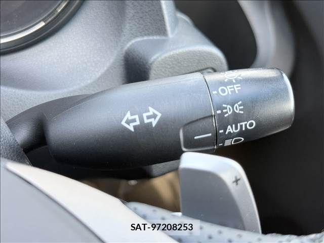 Honda FIT HYBRID 2012-06 8457484-26