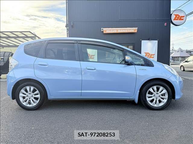 Honda FIT HYBRID 2012-06 8457484-6