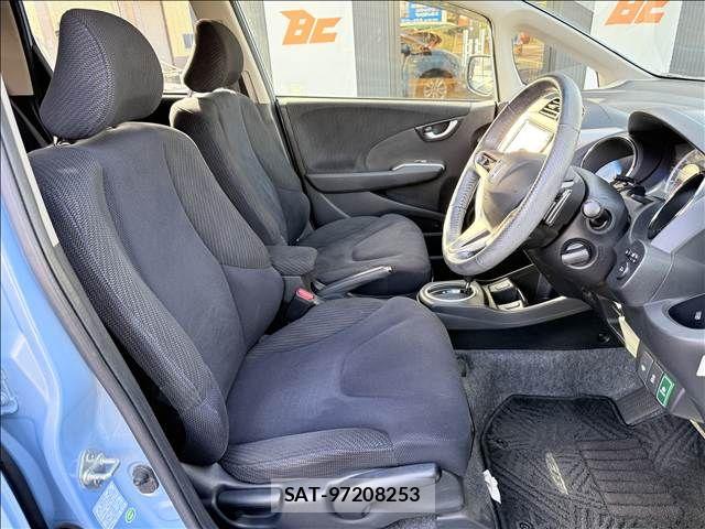 Honda FIT HYBRID 2012-06 8457484-8