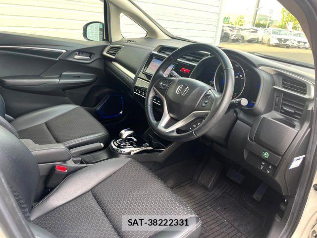 Honda FIT HYBRID 2016-10 8457480-9