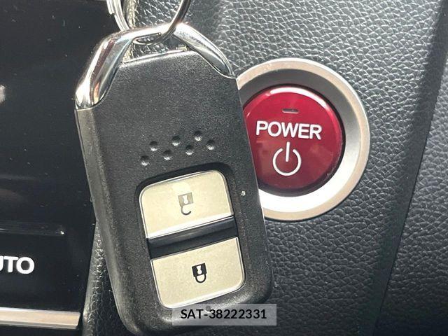 Honda FIT HYBRID 2016-10 8457480-2