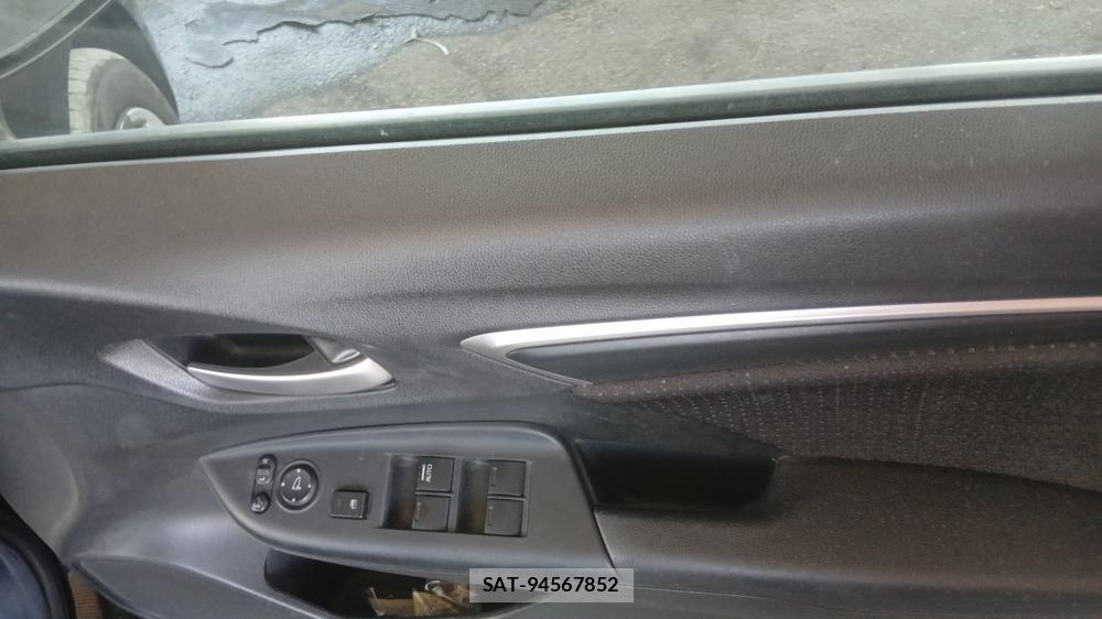 Honda FIT HYBRID 2013-10 7490259-15