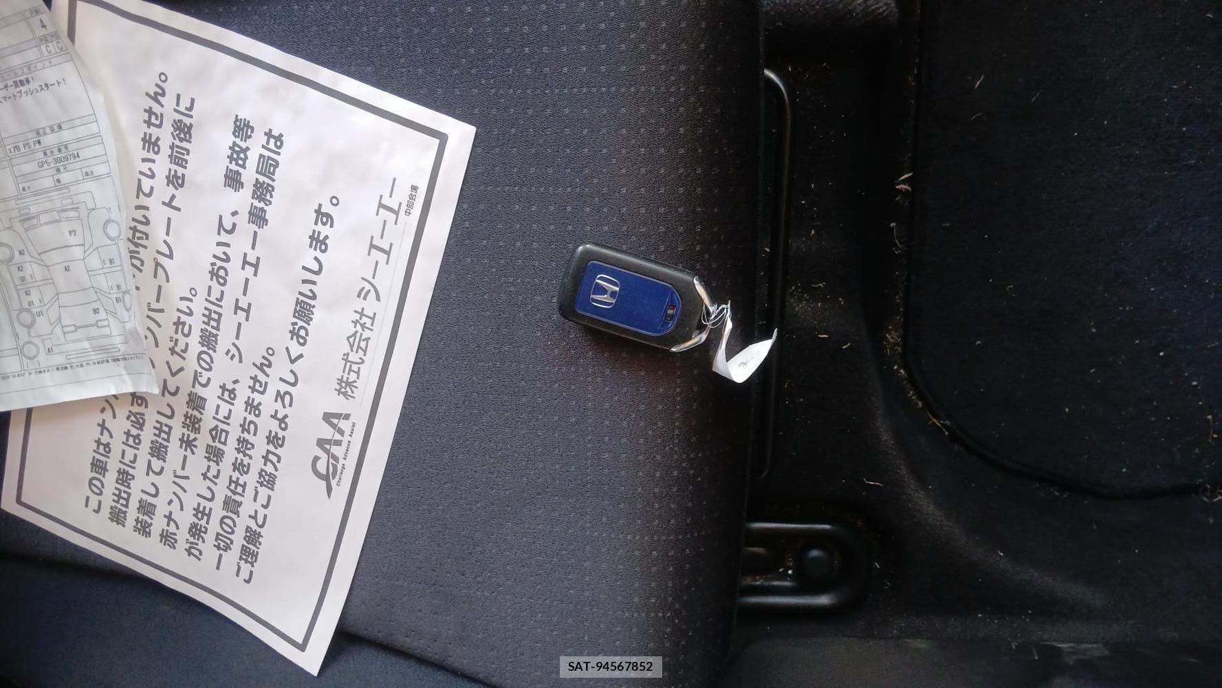 Honda FIT HYBRID 2013-10 7490259-16