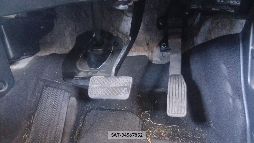 Honda FIT HYBRID 2013-10 7490259-17