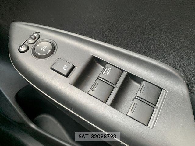 Honda FIT HYBRID 2017-08 8561918-9