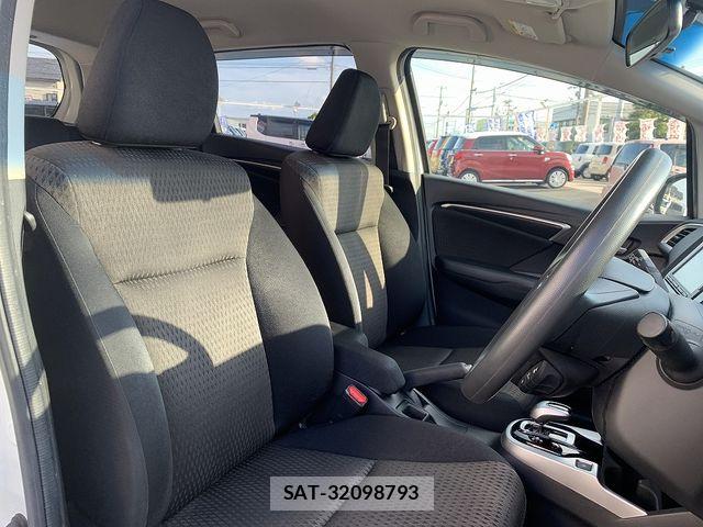 Honda FIT HYBRID 2017-08 8561918-17