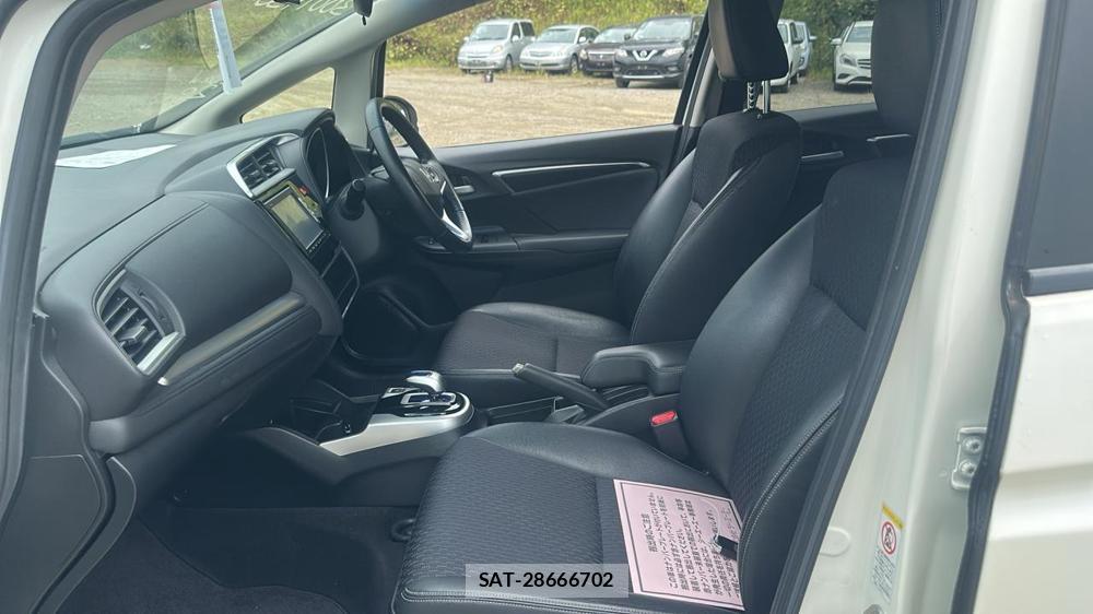 Honda FIT HYBRID 2013-10 8412442-10