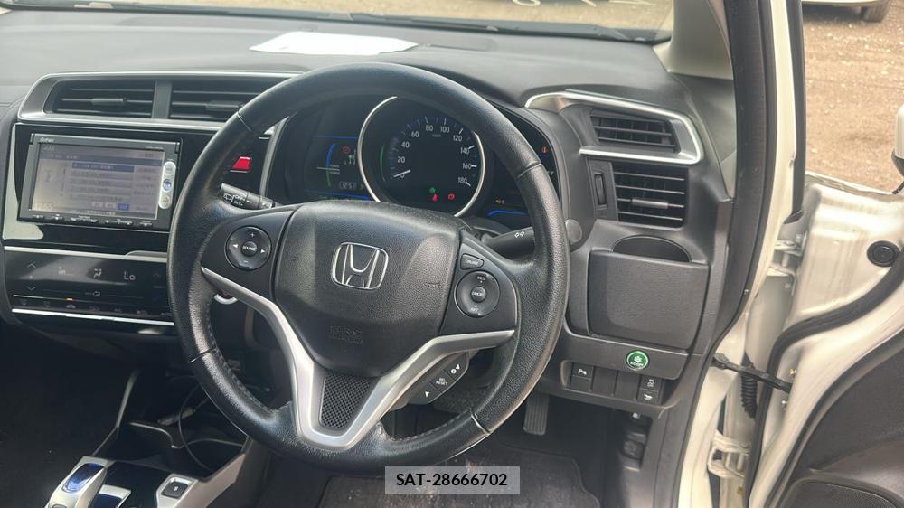 Honda FIT HYBRID 2013-10 8412442-13