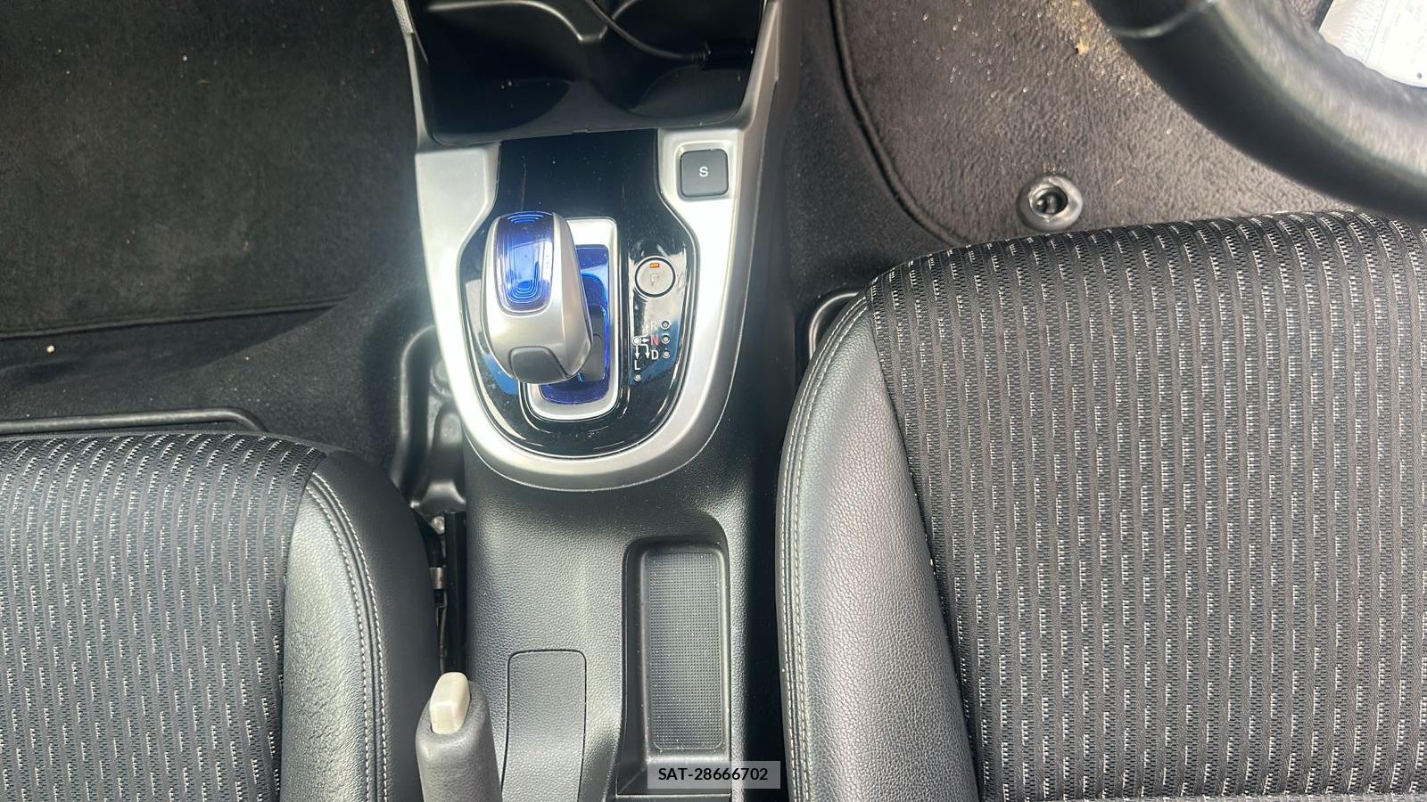 Honda FIT HYBRID 2013-10 8412442-15