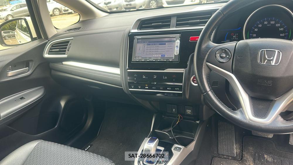 Honda FIT HYBRID 2013-10 8412442-18