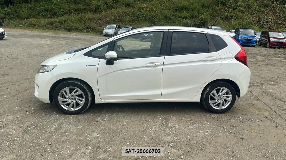 Honda FIT HYBRID 2013-10 8412442-1