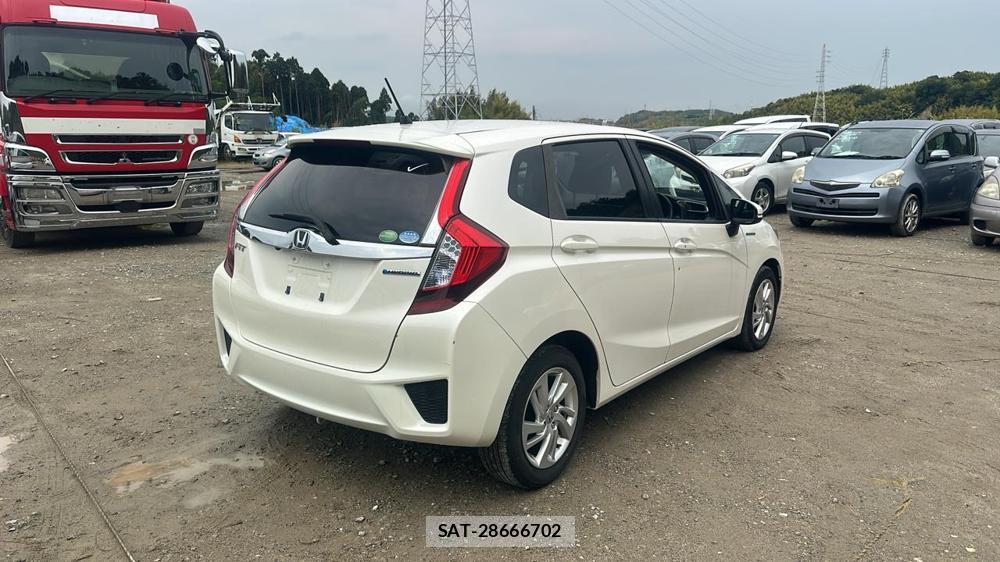Honda FIT HYBRID 2013-10 8412442-4