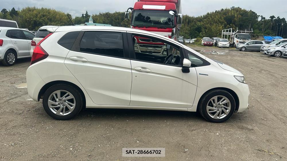 Honda FIT HYBRID 2013-10 8412442-5