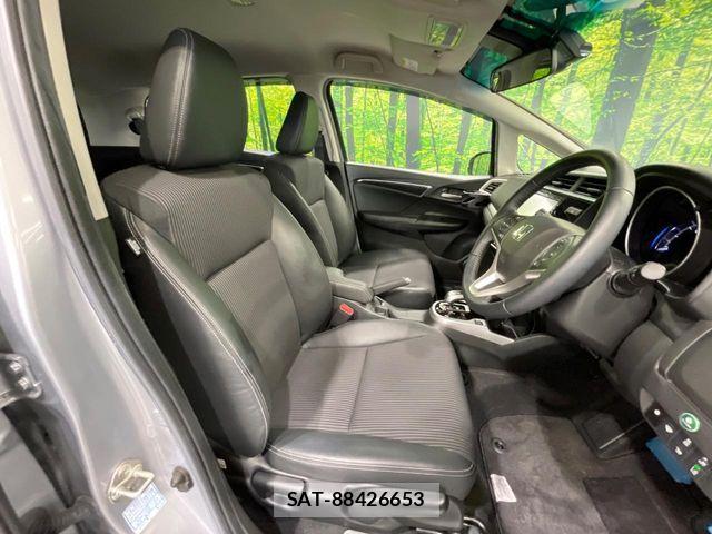 Honda FIT HYBRID 2018-12 8626782-8
