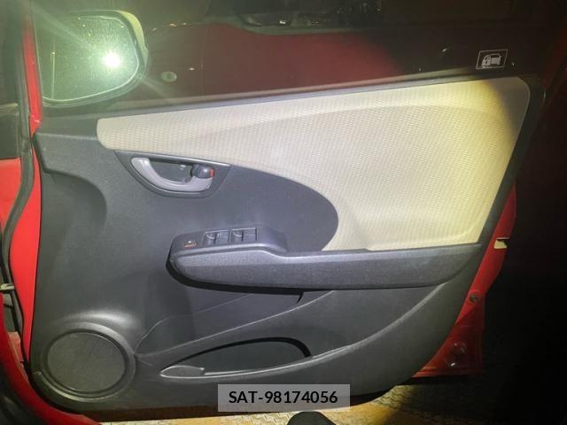 Honda FIT HYBRID 2012-04 8626799-16