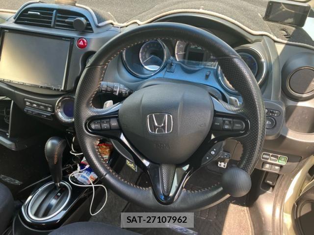 Honda FIT HYBRID 2013-05 8666144-14
