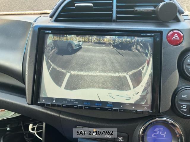 Honda FIT HYBRID 2013-05 8666144-19