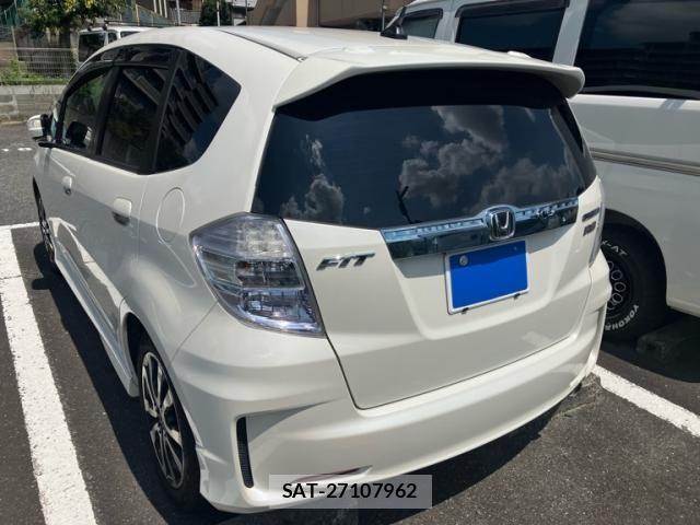 Honda FIT HYBRID 2013-05 8666144-2