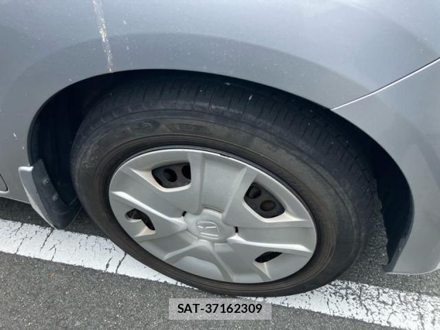 Honda FIT HYBRID 2012-04 8666147-2